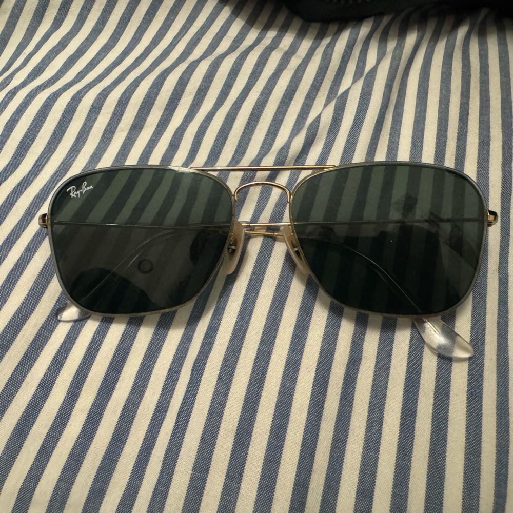 Ray-Ban Gold Frame Caravan Sunglasses RB3136